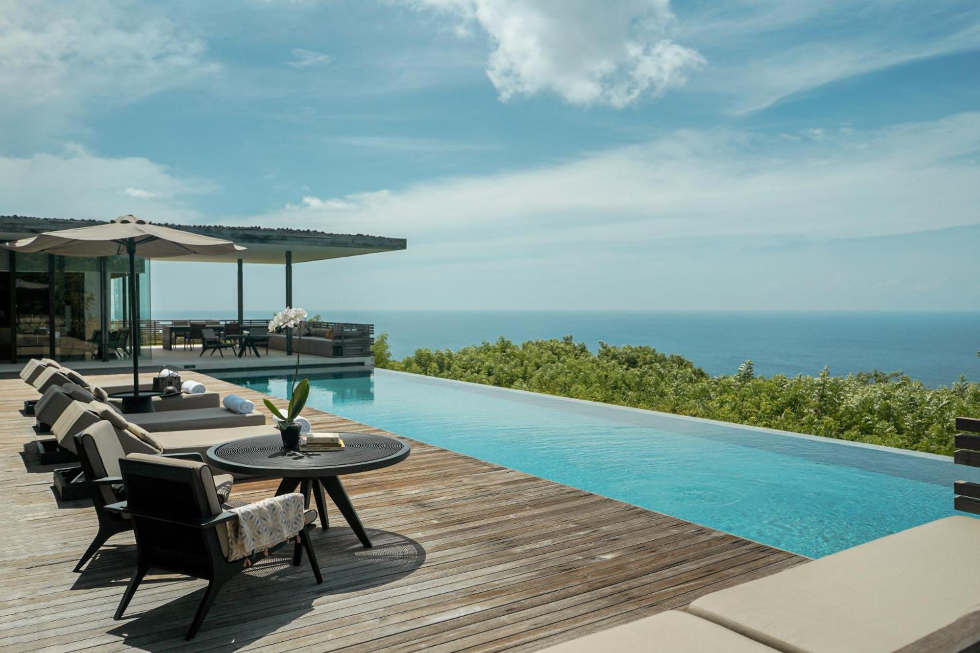 Four-Bedroom Hillside Villa